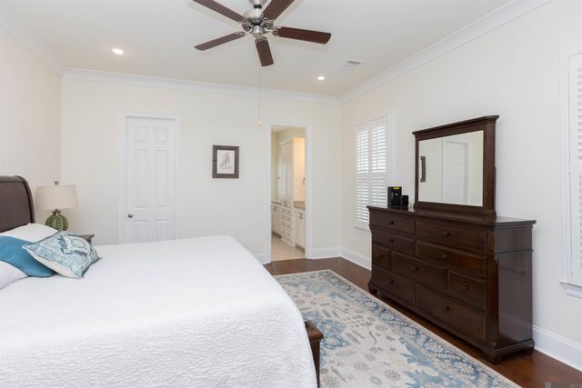 5118 Cheneau Ln, Baton Rouge, LA 70808