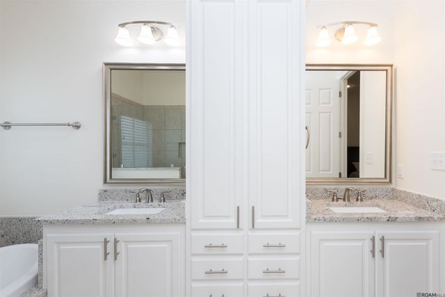 5118 Cheneau Ln, Baton Rouge, LA 70808