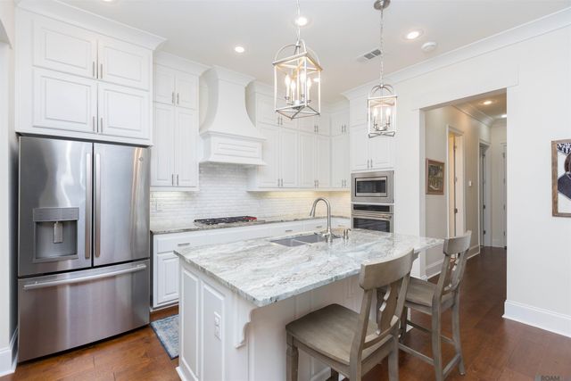 5118 Cheneau Ln, Baton Rouge, LA 70808