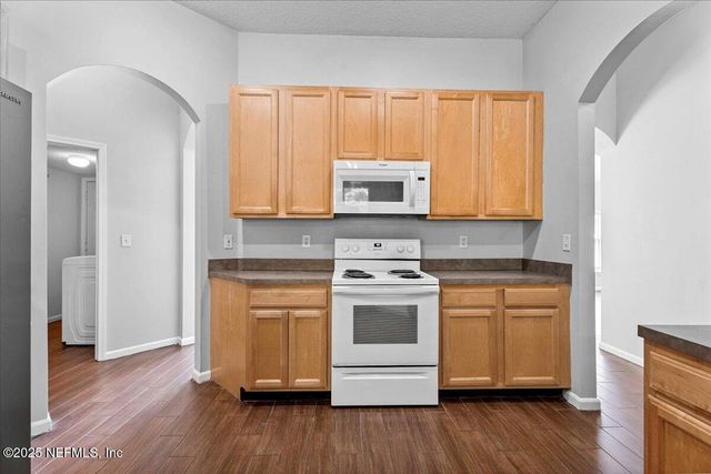 8871 CANOPY OAKS Drive, Jacksonville, FL 32256