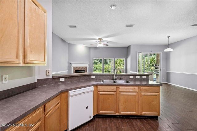 8871 CANOPY OAKS Drive, Jacksonville, FL 32256