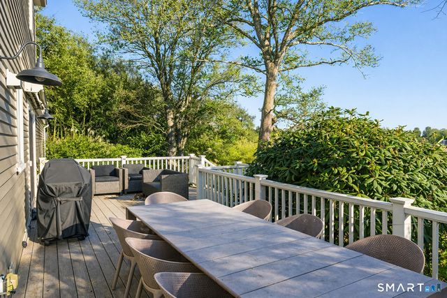 1 Beamon Meadow Place, Old Saybrook, CT 06475