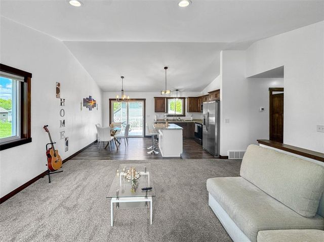 1628 Hazeltine Drive, Eau Claire, WI 54703