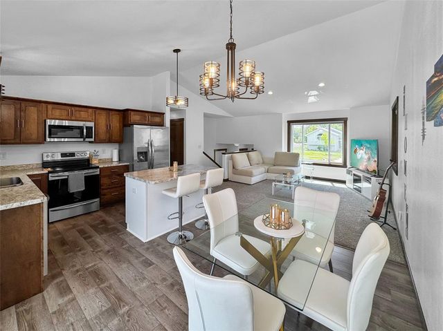 1628 Hazeltine Drive, Eau Claire, WI 54703