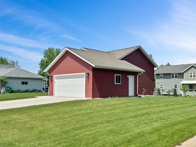 1628 Hazeltine Drive, Eau Claire, WI 54703