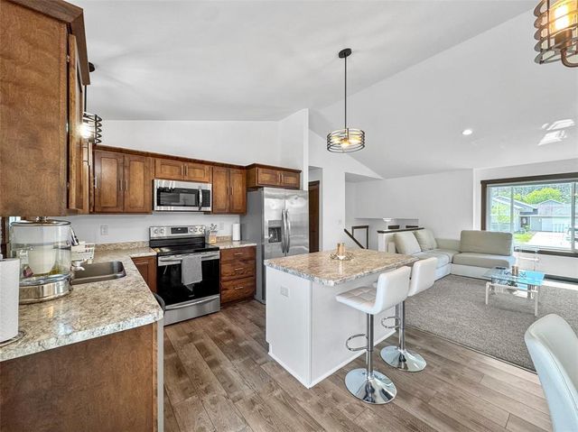 1628 Hazeltine Drive, Eau Claire, WI 54703