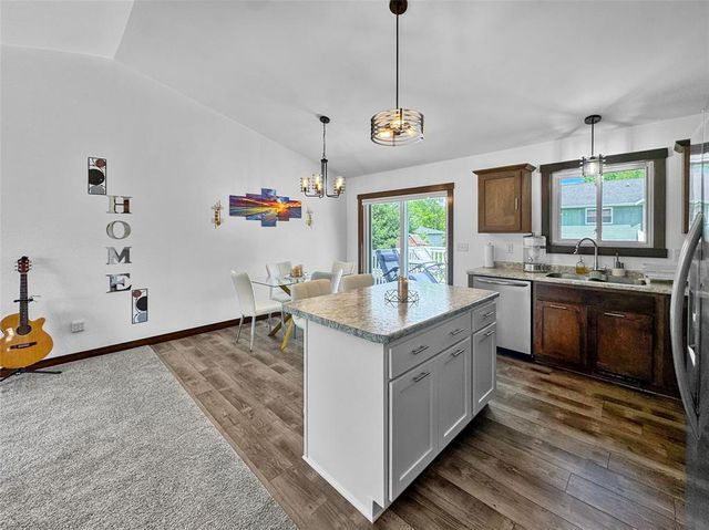1628 Hazeltine Drive, Eau Claire, WI 54703