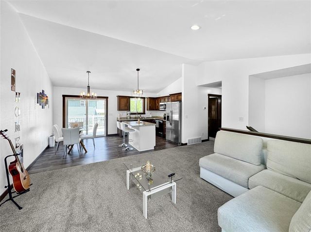 1628 Hazeltine Drive, Eau Claire, WI 54703