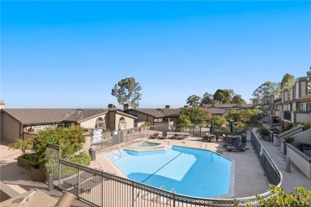 2175 Pacific Avenue G1, Costa Mesa, CA 92627