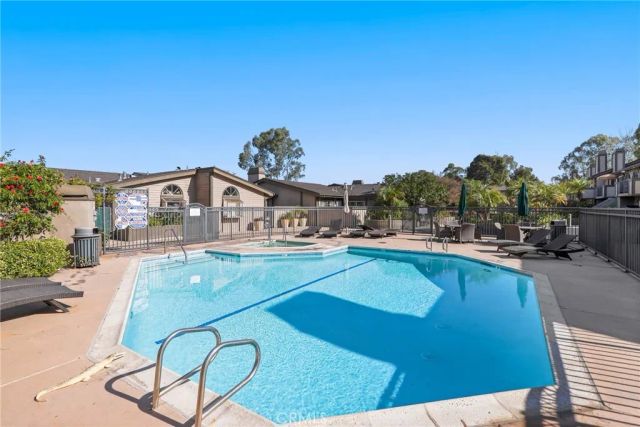 2175 Pacific Avenue G1, Costa Mesa, CA 92627