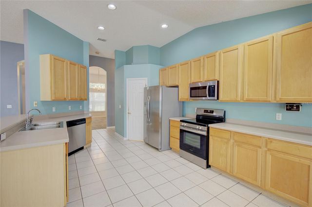 2688 SUGAR PINE RUN, Oviedo, FL 32765
