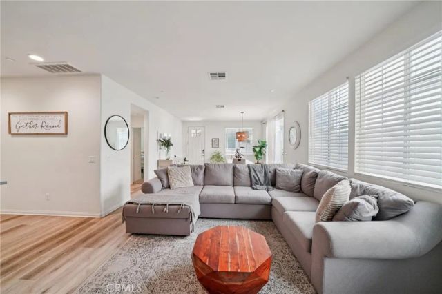 618 S Brampton Lane, Rialto, CA 92376