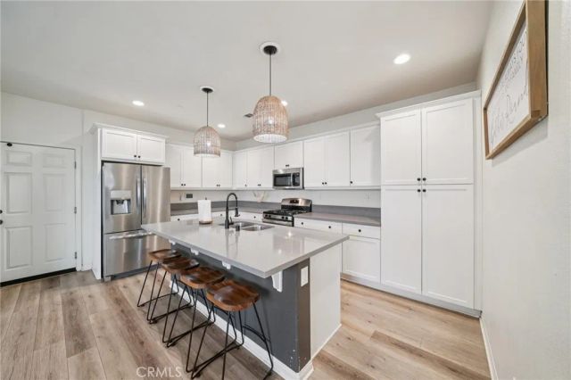 618 S Brampton Lane, Rialto, CA 92376