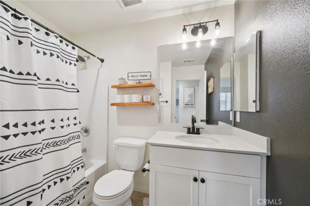 618 S Brampton Lane, Rialto, CA 92376