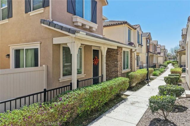 618 S Brampton Lane, Rialto, CA 92376