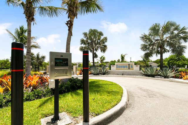 1693 NE White Pine Terrace, Jensen Beach, FL 34957