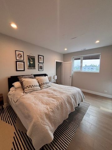 2342 W Adams Street 404, Chicago, IL 60612
