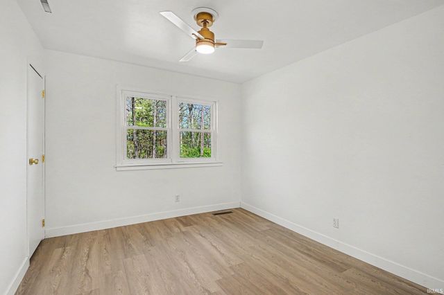 10787 N D Drive, Kendallville, IN 46755