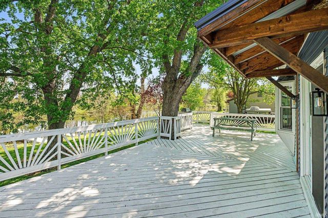 10787 N D Drive, Kendallville, IN 46755