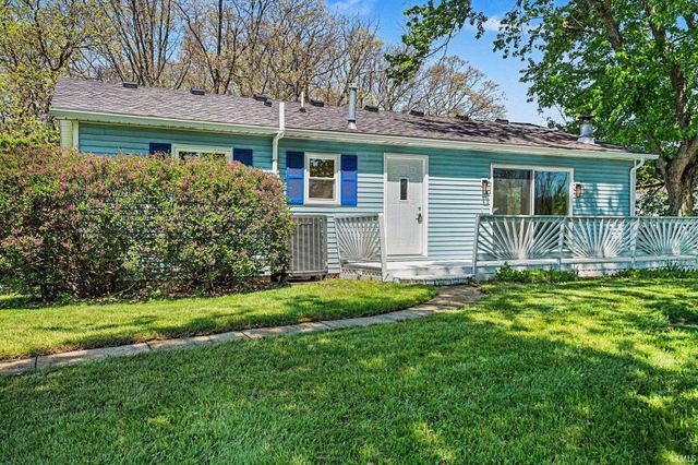 10787 N D Drive, Kendallville, IN 46755