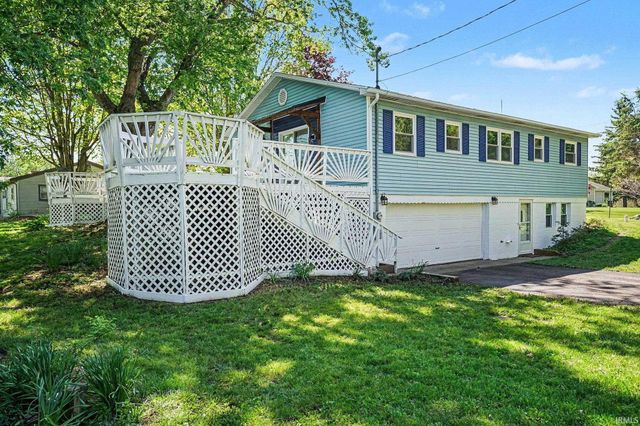10787 N D Drive, Kendallville, IN 46755