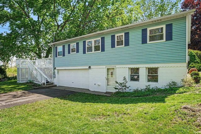 10787 N D Drive, Kendallville, IN 46755