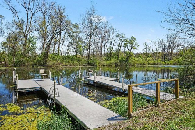 10787 N D Drive, Kendallville, IN 46755