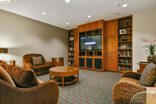 5855 Horton St 414, Emeryville, CA 94608