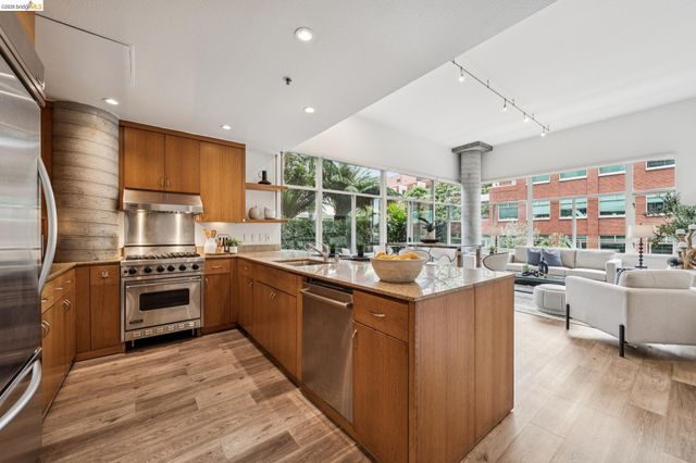 5855 Horton St 414, Emeryville, CA 94608