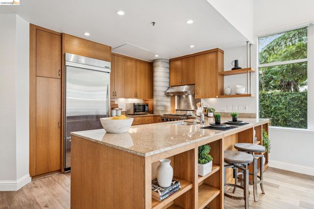 5855 Horton St 414, Emeryville, CA 94608