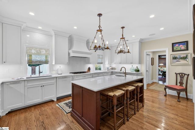 18 Lavista Court, Greenville, SC 29601