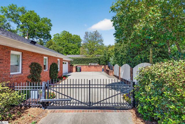 18 Lavista Court, Greenville, SC 29601