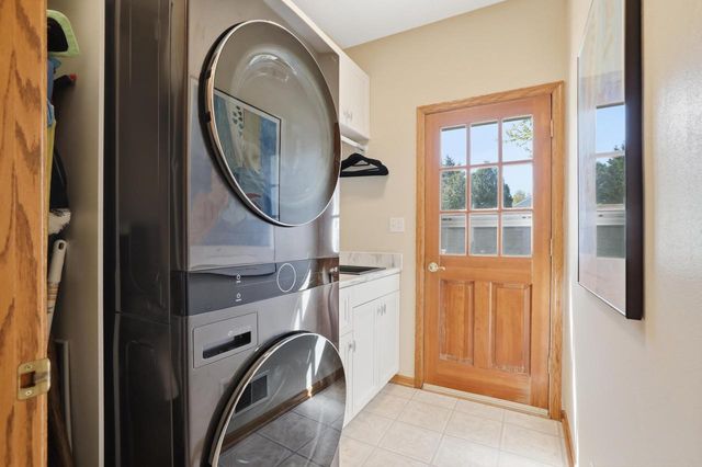 6852 Bellvue COURT, West Bend, WI 53090
