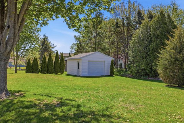 6852 Bellvue COURT, West Bend, WI 53090