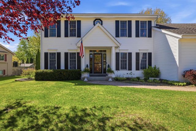 6852 Bellvue COURT, West Bend, WI 53090
