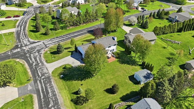 6852 Bellvue COURT, West Bend, WI 53090