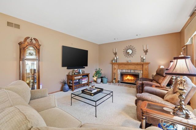 6852 Bellvue COURT, West Bend, WI 53090