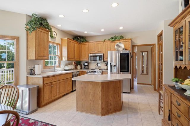 6852 Bellvue COURT, West Bend, WI 53090