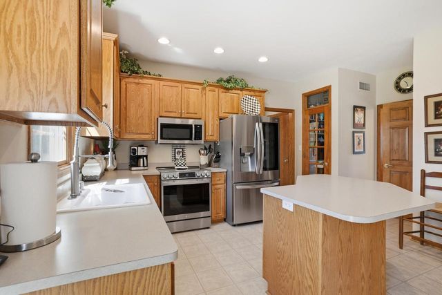 6852 Bellvue COURT, West Bend, WI 53090