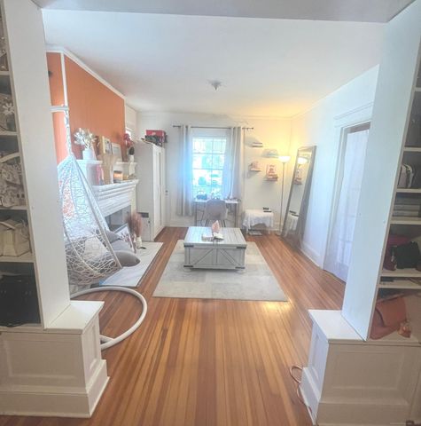 16 Holbrook Court, Ansonia, CT 06401