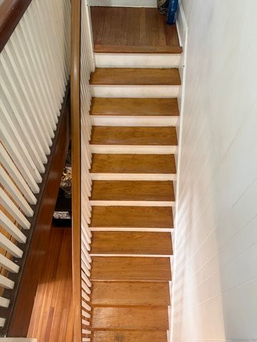 16 Holbrook Court, Ansonia, CT 06401