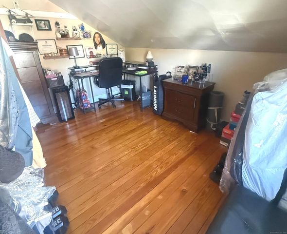 16 Holbrook Court, Ansonia, CT 06401