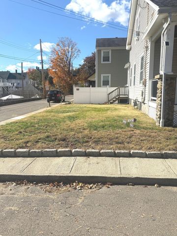 16 Holbrook Court, Ansonia, CT 06401