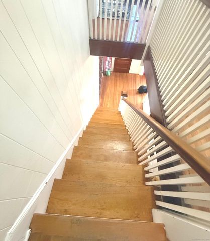 16 Holbrook Court, Ansonia, CT 06401