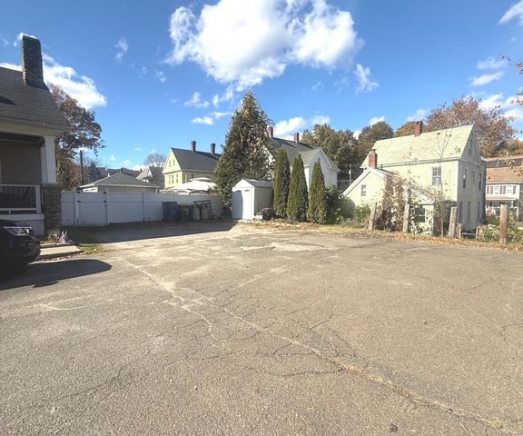 16 Holbrook Court, Ansonia, CT 06401