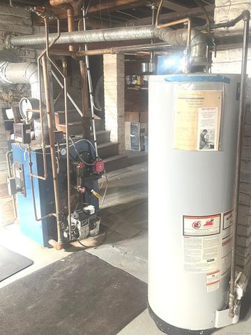 16 Holbrook Court, Ansonia, CT 06401