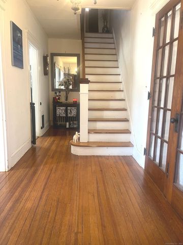 16 Holbrook Court, Ansonia, CT 06401