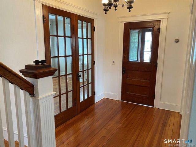 16 Holbrook Court, Ansonia, CT 06401