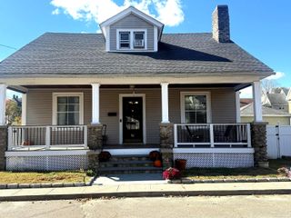 16 Holbrook Court, Ansonia, CT 06401