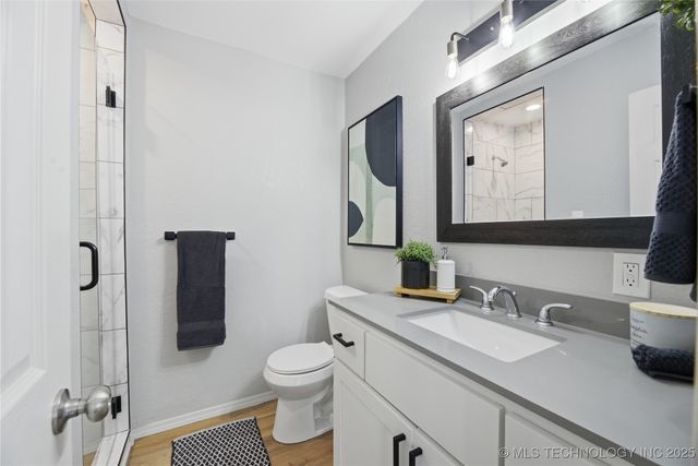 704 E E Avenue, Jenks, OK 74037